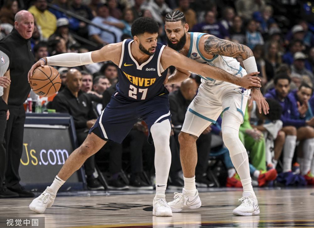 并了解她在 并了解她在